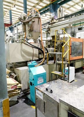 PLC Controlled Auto Loader Machine For Plastic Pellets Conveying