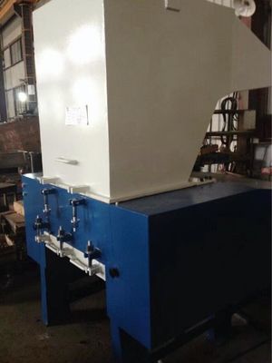 Central Industrial Plastic Shredder Granulator Machine Fast Speed SKD-11 OG-30FS