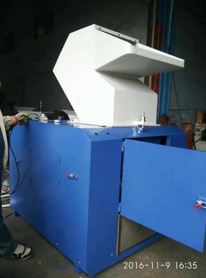 Central Industrial Plastic Shredder Granulator Machine Fast Speed SKD-11 OG-30FS