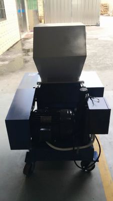 7.5KW Plastic Defects High Speed Granulator Pulverizer Machine OG-10FS Gray Color