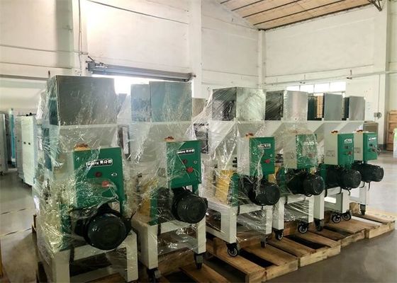 Sprues And Defects Low Speed Plastic Granulator Grinder 2.2KW White Color OG-3LS