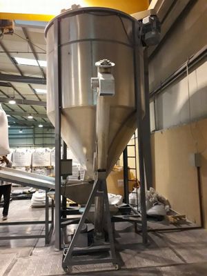 SUS Steel Plastic Auto Loader Screw Feeder Conveyor For Granules Flakes